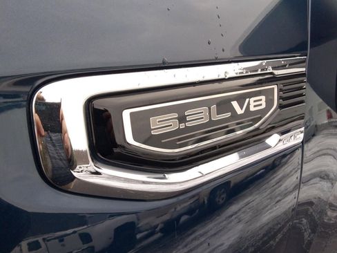 Used 2023 GMC Sierra 1500 SLE image 2