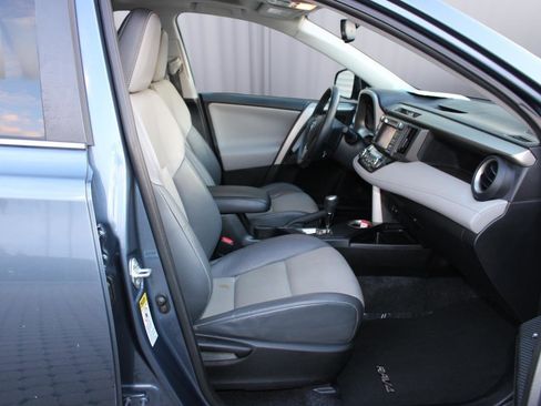 Used 2014 Toyota RAV4 Limited image 36