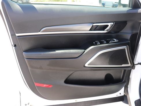 Used 2024 Kia Telluride S w/ S Sunroof Package FWD image 8