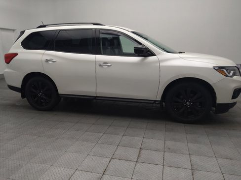 Used 2018 Nissan Pathfinder SL w/ Midnight Edition Package image 11