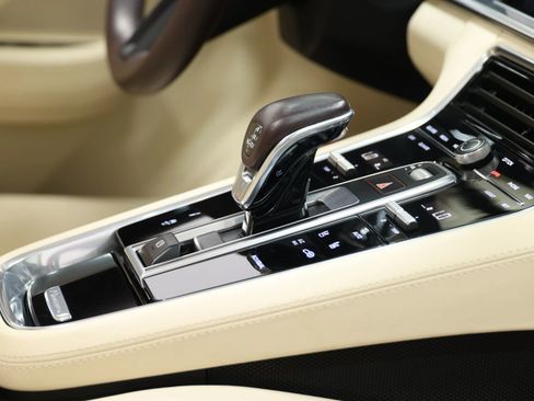 Used 2023 Porsche Panamera 4 Platinum Edition image 80