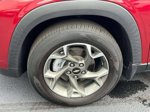 Used 2024 Chevrolet Trax LT w/ Driver Confidence Package FWD image 11