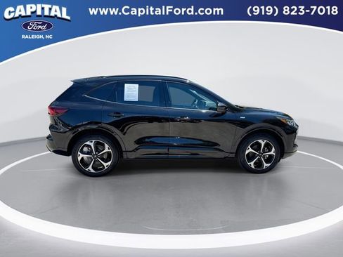 Certified 2024 Ford Escape ST-Line Select w/ Tech Pack #2 AWD/4WD image 9