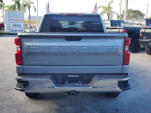 Used 2025 Chevrolet Silverado 1500 LT image 6