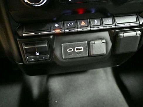 Used 2021 Chevrolet Silverado 1500 Custom image 30