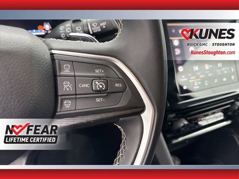 Used 2024 Jeep Grand Cherokee Laredo AWD/4WD image 28