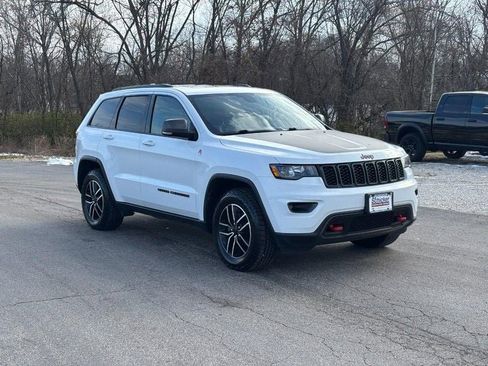 Used 2020 Jeep Grand Cherokee Trailhawk image 2