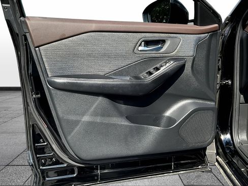 Certified 2023 Nissan Rogue SV AWD/4WD image 23