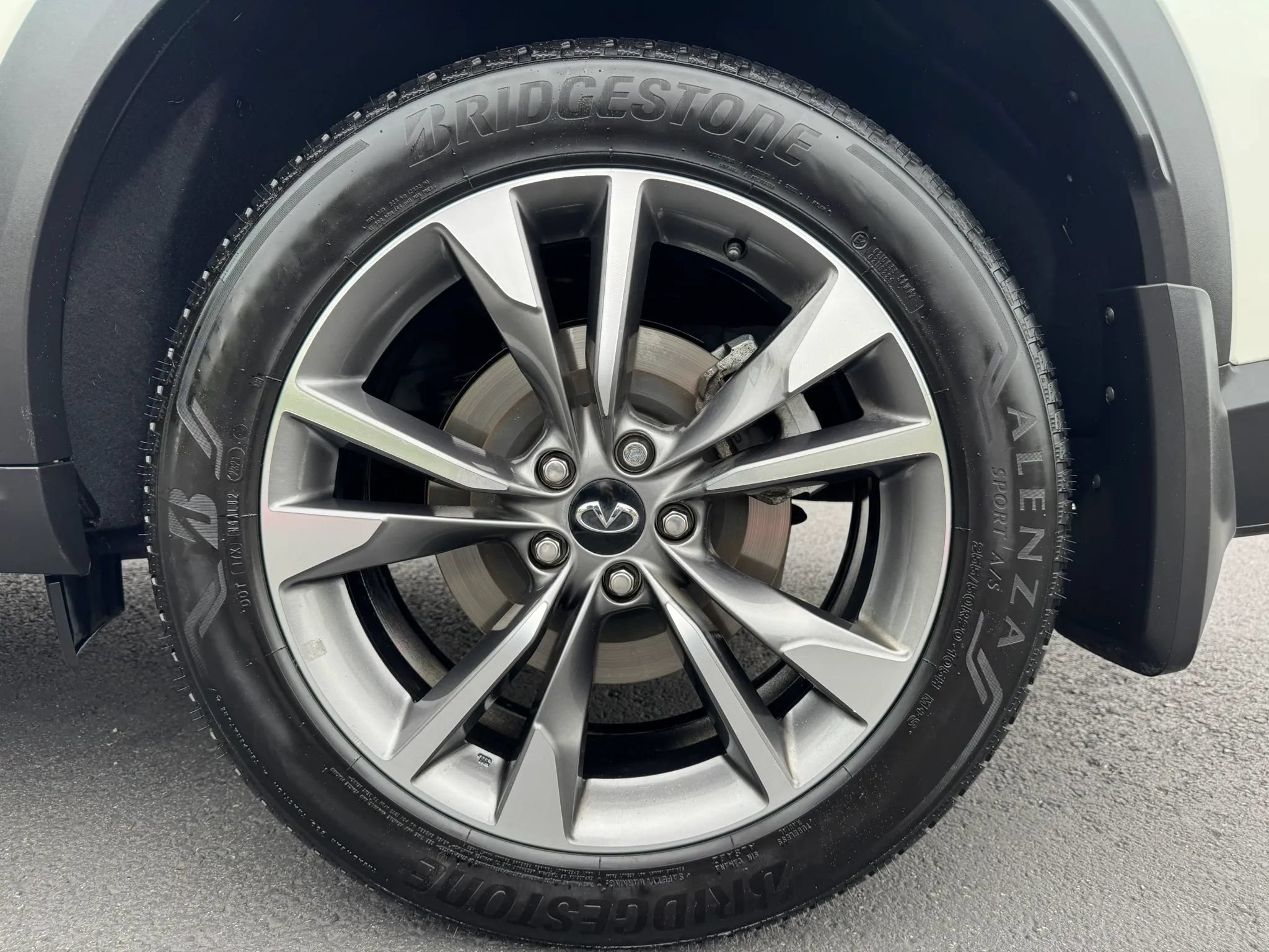 Used 2023 INFINITI QX60 Luxe w/ Vision Package AWD/4WD image 16