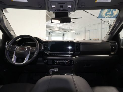 Used 2025 GMC Sierra 1500 SLT w/ SLT Premium Plus Package AWD/4WD image 30