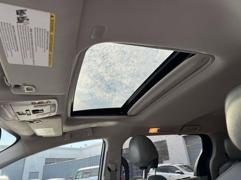 Used 2023 Toyota Sienna XLE image 18