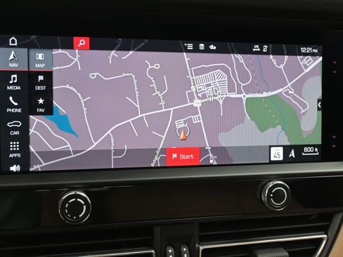 Used 2022 Porsche Macan image 16