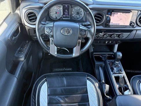 Used 2019 Toyota Tacoma TRD Off-Road image 30