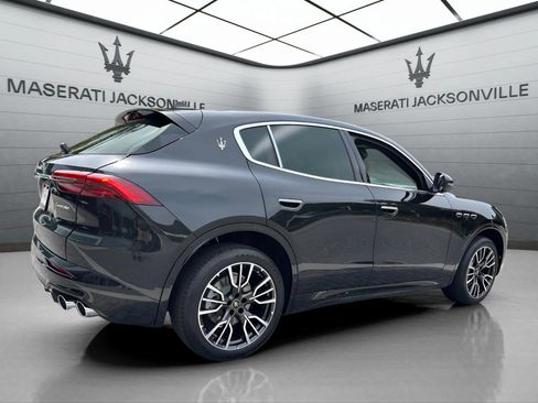 New 2025 Maserati Grecale Modena image 9