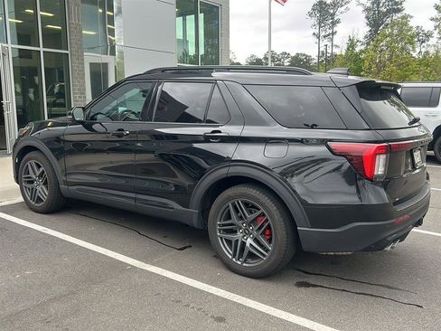 Used 2025 Ford Explorer ST image 7