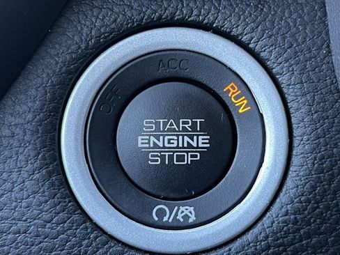 Used 2023 RAM 1500 Laramie image 36