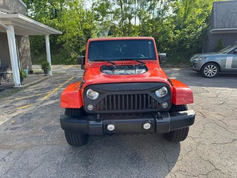 Used 2015 Jeep Wrangler Unlimited Sahara w/ Connectivity Group AWD/4WD image 2