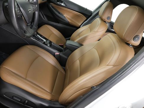 Used 2019 Chevrolet Cruze Premier w/ Sun And Sound Package FWD image 9