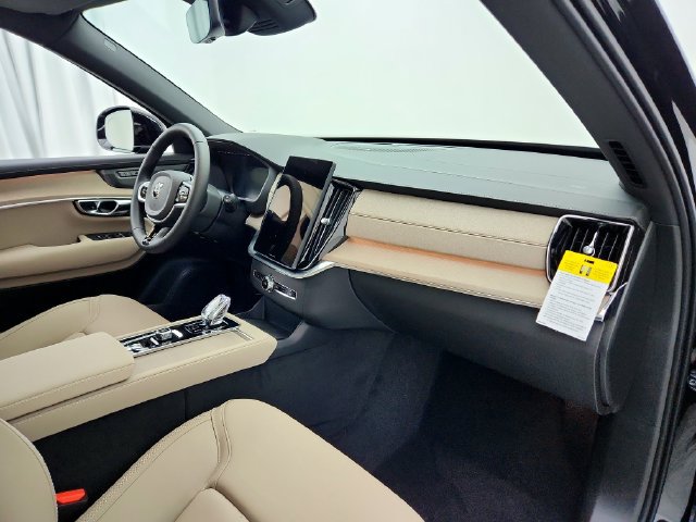 New 2026 Volvo XC90 B6 Plus w/ Protection Package AWD/4WD image 13