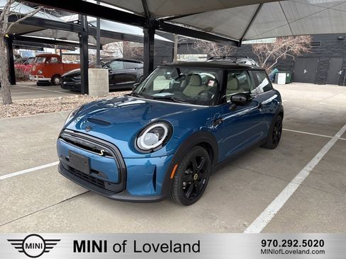 Used 2024 MINI Cooper SE image 1