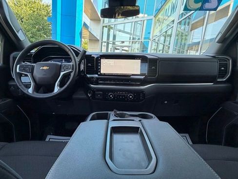 Used 2025 Chevrolet Silverado 1500 LT AWD/4WD image 3