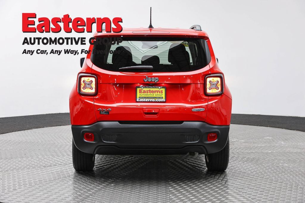 Used 2021 Jeep Renegade Latitude AWD/4WD image 8