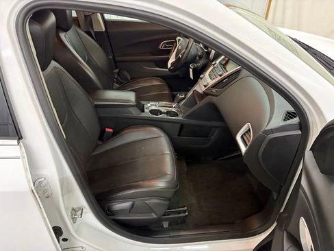 Used 2017 Chevrolet Equinox LT w/ Sport Edition image 18