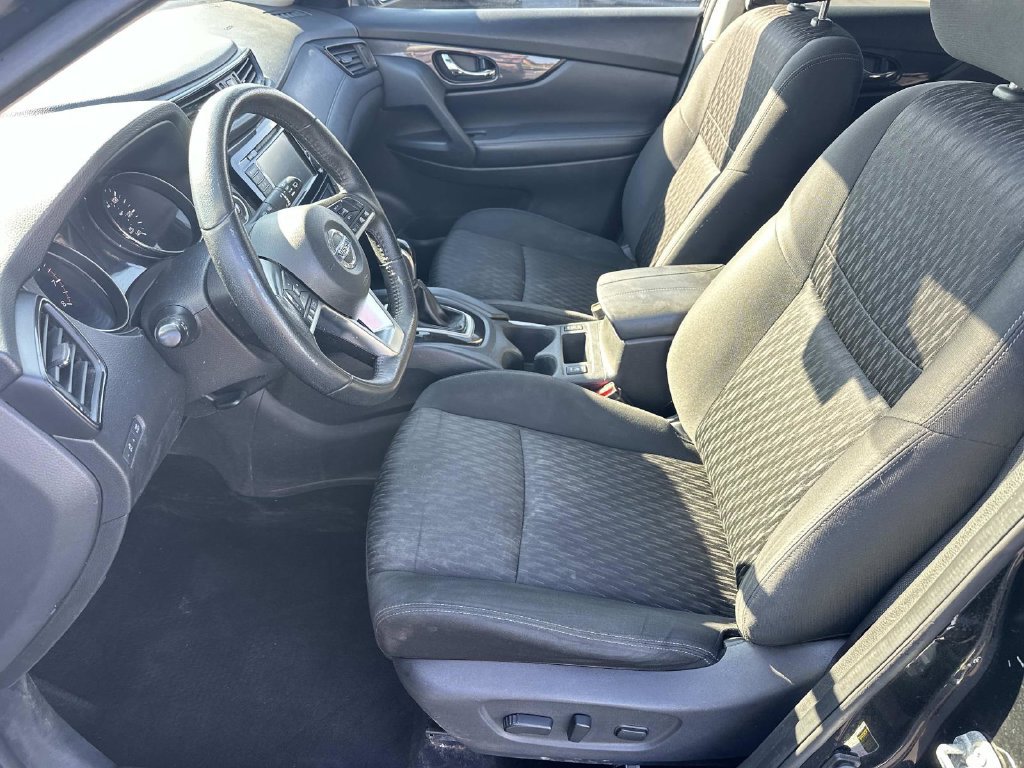Used 2019 Nissan Rogue SV AWD/4WD image 19