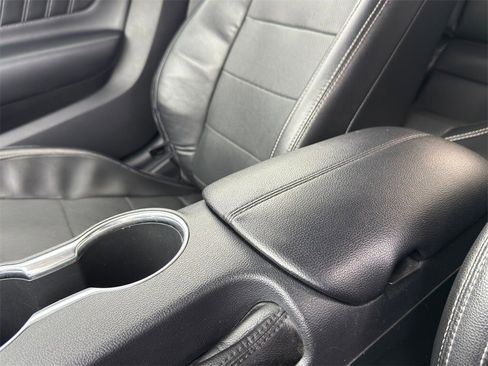 Used 2022 Ford Mustang GT Premium image 26