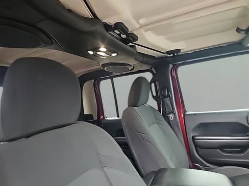 Used 2021 Jeep Gladiator Sport image 32