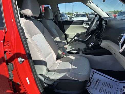 Used 2025 Kia Soul LX FWD image 29