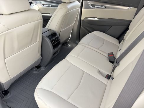 Certified 2024 Cadillac XT5 Premium Luxury FWD image 17