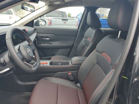 New 2026 Nissan Kicks SR image 10