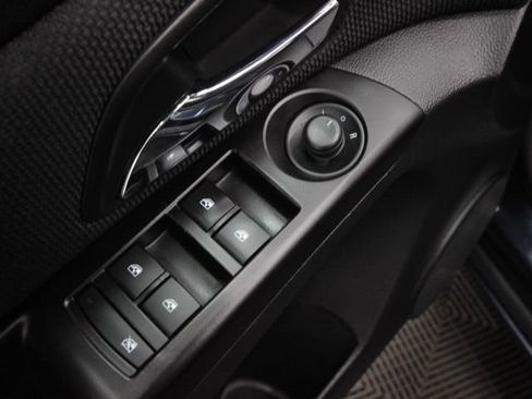 Used 2014 Chevrolet Cruze LT image 12