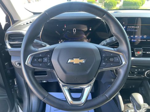 Used 2024 Chevrolet TrailBlazer LT w/ Convenience Package AWD/4WD image 39