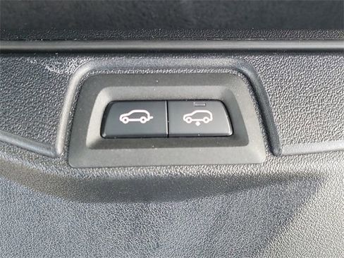 Used 2023 BMW X7 xDrive40i w/ Premium Package image 9