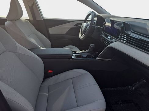 Used 2025 Toyota Camry XLE FWD image 12