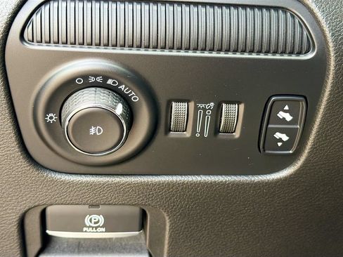 Used 2022 Jeep Wagoneer Series I w/ Convenience Group I AWD/4WD image 37