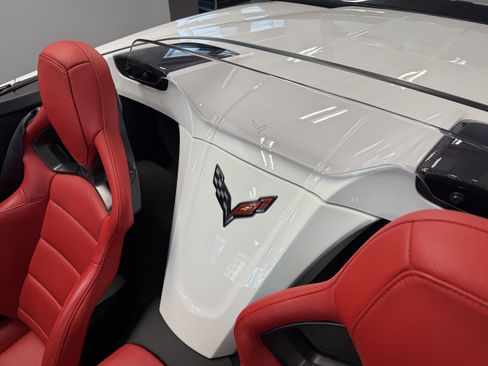 Used 2016 Chevrolet Corvette Z06 w/ 3LZ Preferred Equipment Group image 17