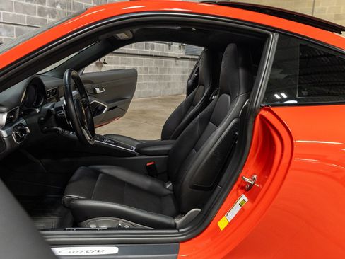 Used 2018 Porsche 911 Carrera RWD image 32