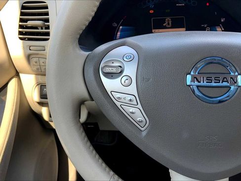 Used 2012 Nissan Leaf SV image 22