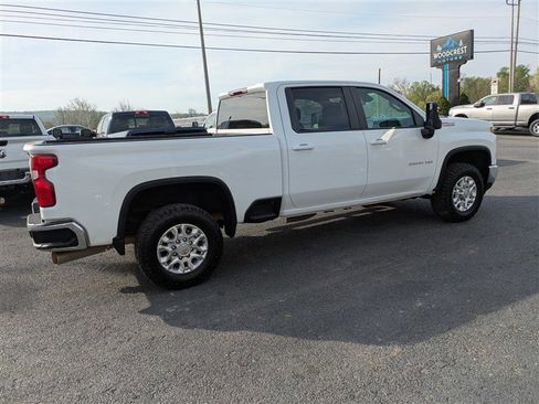 Used 2024 Chevrolet Silverado 2500 LT AWD/4WD image 8