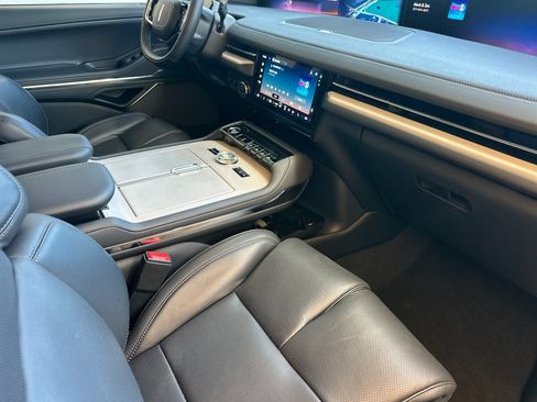 New 2026 Lincoln Navigator Reserve AWD/4WD image 16