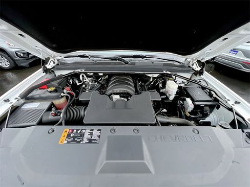 Used 2019 Chevrolet Suburban LT image 23