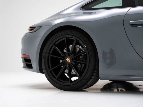 Used 2024 Porsche 911 Carrera w/ Premium Package image 20