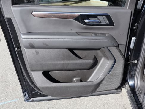 Certified 2025 Chevrolet Suburban Z71 w/ Sun And Tow Package image 30