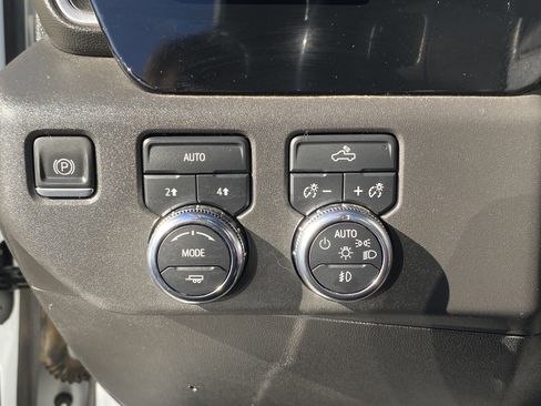 Used 2022 GMC Sierra 1500 Elevation image 14