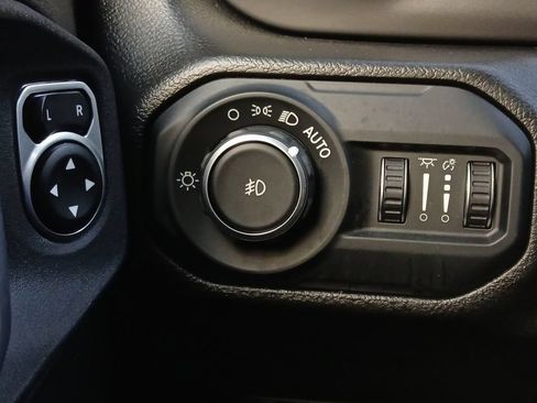 Used 2021 Jeep Wrangler Unlimited Sport AWD/4WD image 12