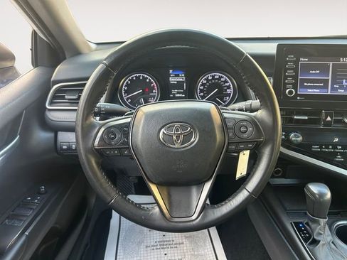 Used 2024 Toyota Camry SE image 12