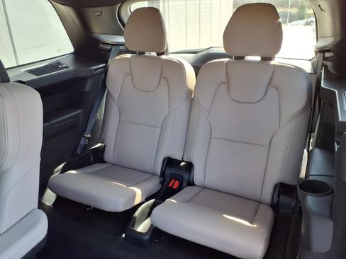 New 2026 Volvo XC90 B6 Plus w/ Protection Package Premier AWD/4WD image 9